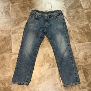 Men’s Levi’s size 33W 30L.